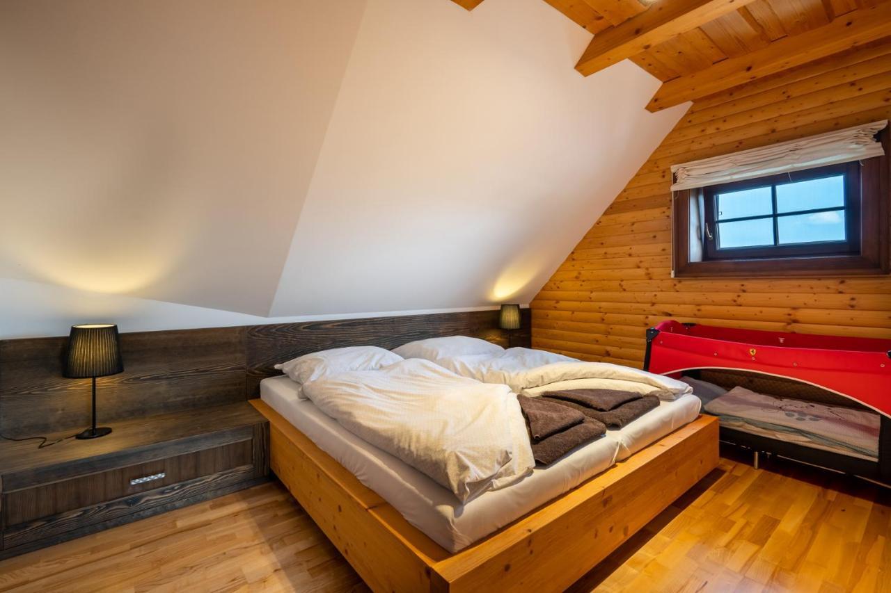 Wellness Drevenica Zuberec, 3 Apartmany, 2 Studia, Tatranske Stity Z Terasy ภายนอก รูปภาพ